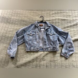 100% cotton American Eagle Outfitters Cropped Jean Denim Jacket